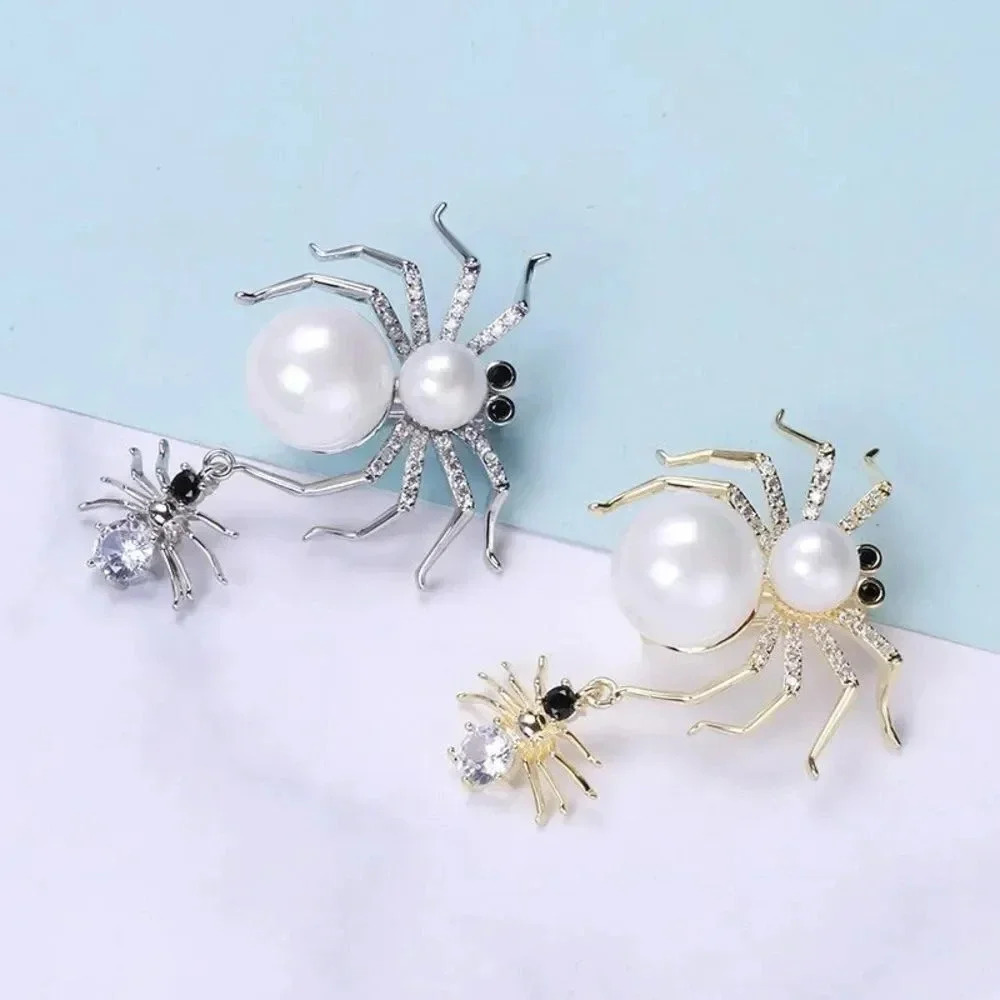 VQ Spider Brooch - Picture 4 of 7